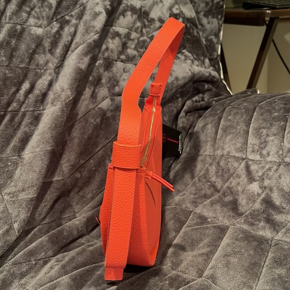 Contemporary-half moon - Picture 2 of 5